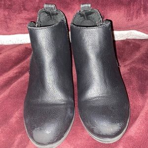 Black toddler boots